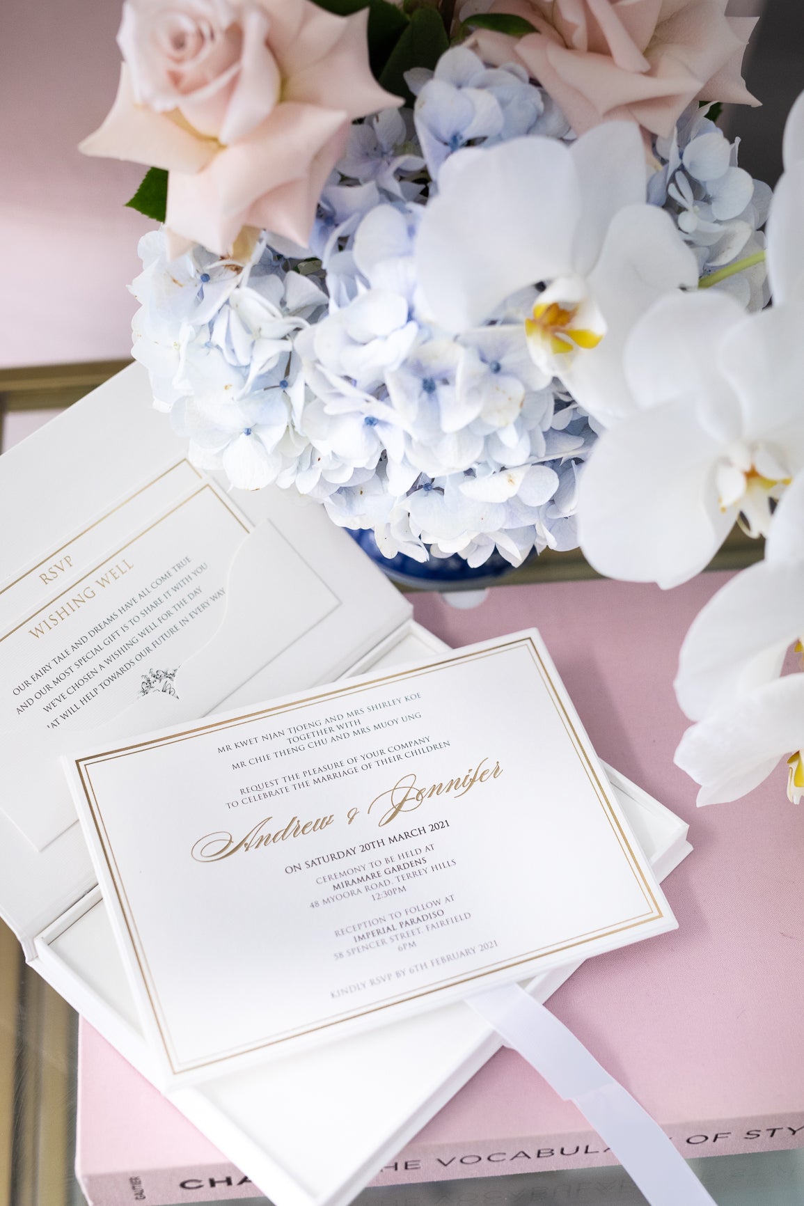 Regal wedding invitation with gold foil in luxury box